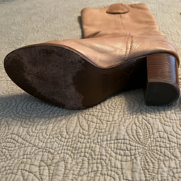 Gently worn, Coach Selena boots size 5.5 - Picture 5 of 7